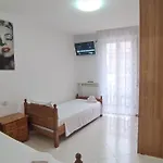 Elegante Zona Storica Apartamento Lecco